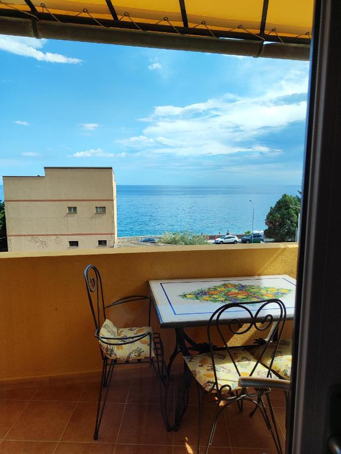 Villa Torre Dei Pirati Letojanni Exterior foto