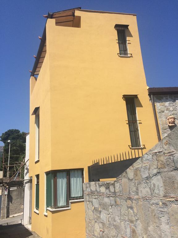 Villa Torre Dei Pirati Letojanni Exterior foto